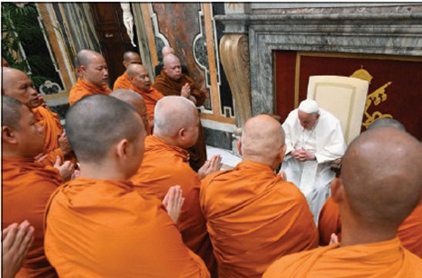 Francis receives Buddhists at Vatican 1